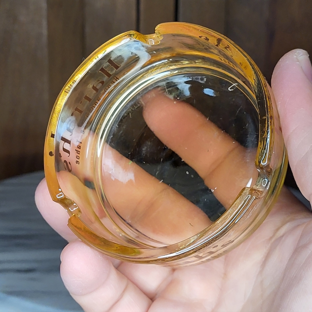 Harrah's Amber Glass Ashtray - Picture 4 of 15